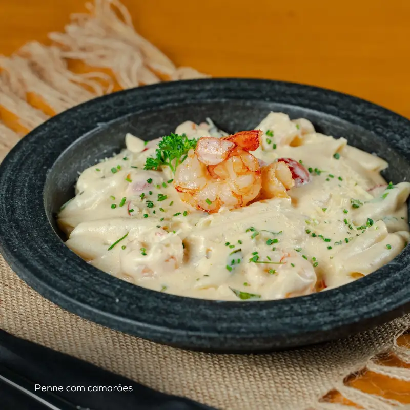 PENNE COM CAMARÕES